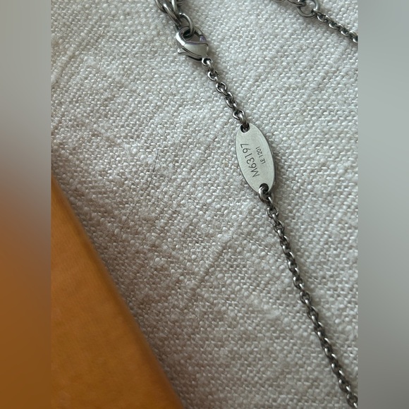 Louis Vuitton Essential V supple necklace - Picture 4 of 6